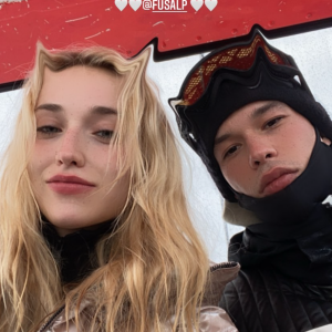 Chloé Jouannet et son petit ami Sandor Funtek à la montagne. Février 2021.