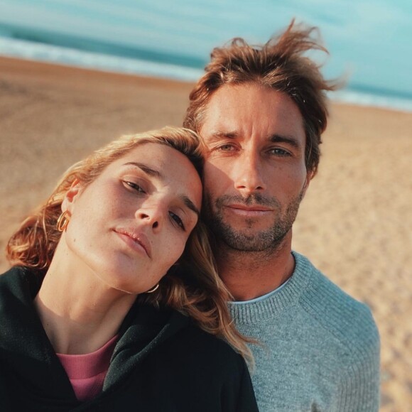 Camille Lou et son compagnon Romain Laulhe sur Instagram.