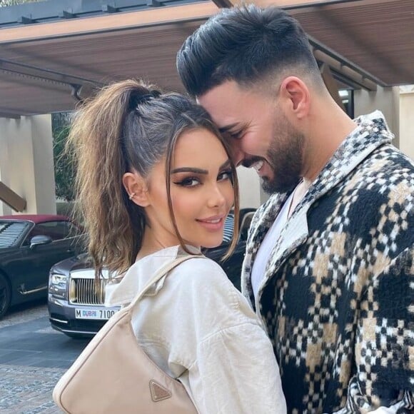 Nabilla heureuse et amoureuse de son époux Thomas Vergara.