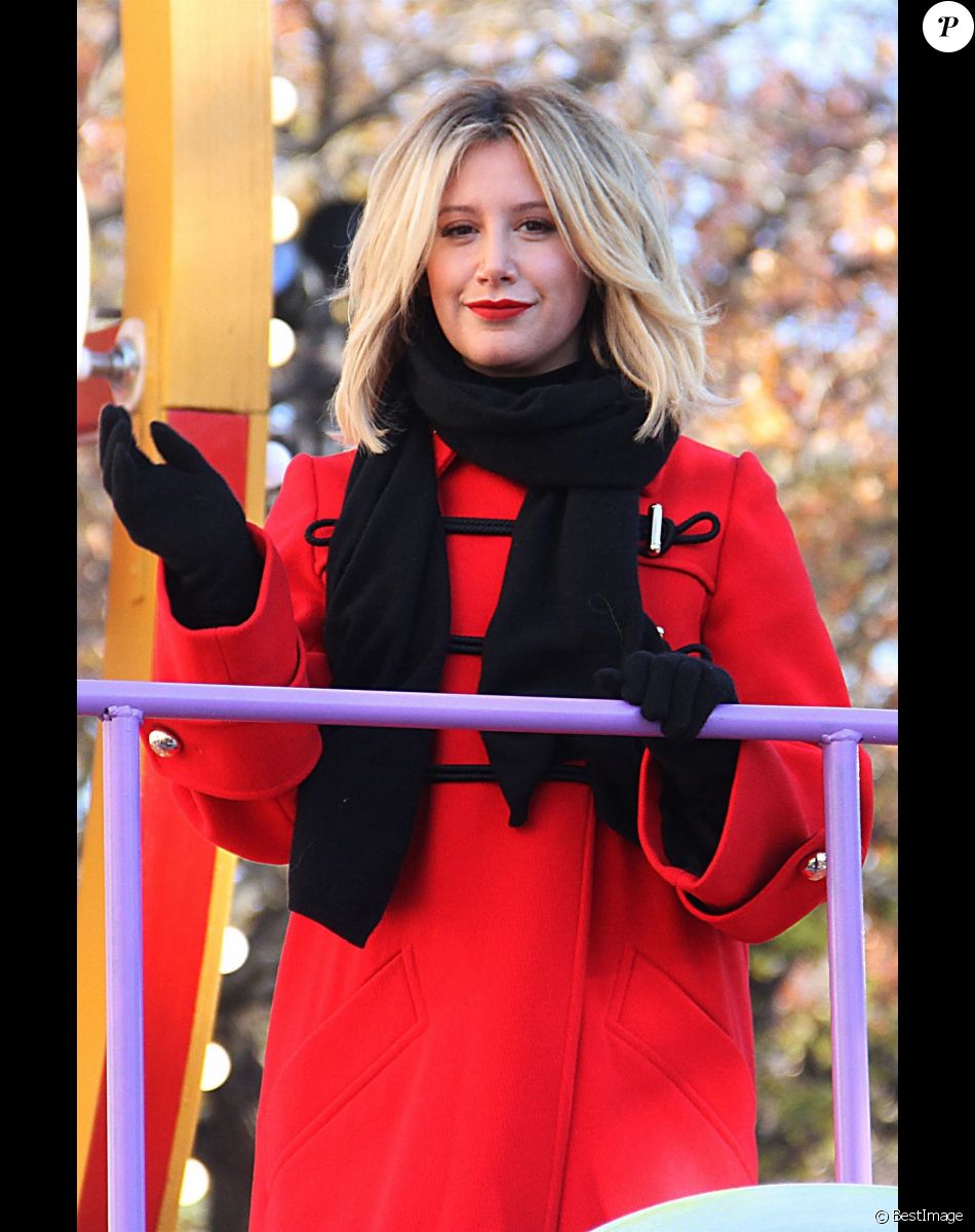 Ashley Tisdale participe à la 92ème parade de Thanksgiving à New York, le 22 novembre 2018