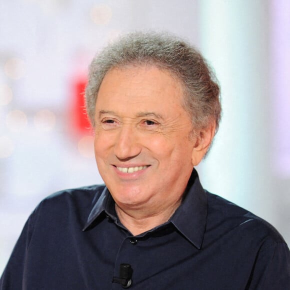 Michel Drucker - Enregistrement de l'émission "Vivement Dimanche prochain" © Guillaume Gaffiot / Bestimage