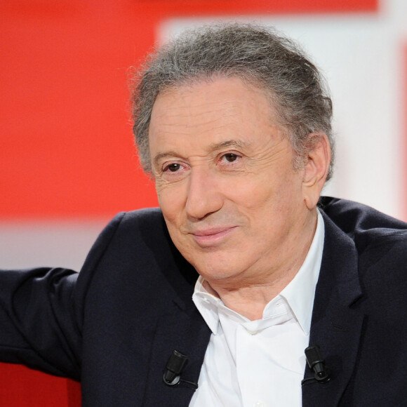 Michel Drucker - Enregistrement de l'émission "Vivement Dimanche" au studio Gabriel à Paris le 4 mars 2020 et diffusée le 8 mars 2020. © Guillaume Gaffiot/Bestimage