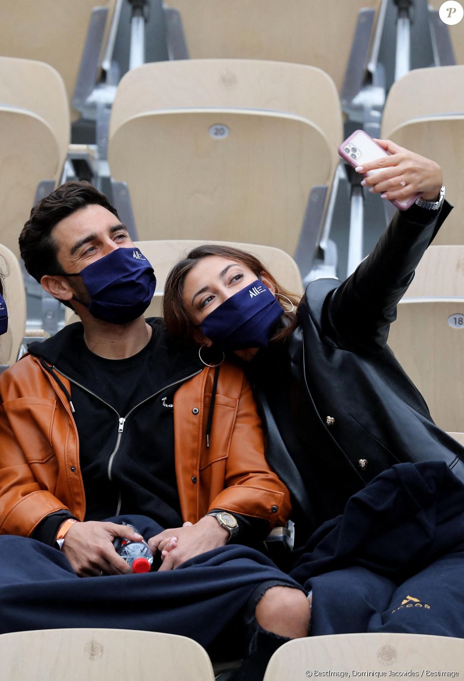 Rachel Legrain-Trapani et son compagnon Valentin Léonard dans les tribunes du tournoi de tennis des Interrnationaux de Roland Garros à Paris. Le 3 octobre 2020 © Dominique Jacovides / Bestimage
