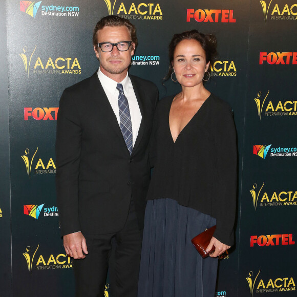 Simon Baker et son ex-femme Rebecca Rigg lors de la 6ème soirée des "AACTA International Awards" au Avalon Hollywood à Los Angeles, le 6 janvier 2017. © F. Sadou/AdMedia/Zuma Press/Bestimage