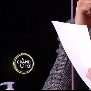 Michèle Bernier adresse une lettre à son papa dans "Le Grand Oral" sur France 2, le 30 mars 2021