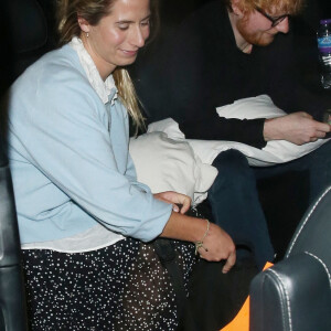 Exclusif - Ed Sheeran et sa femme Cherry Seaborn à la sortie du restaurant japonnais "The Araki" à Londres, Royaume Uni, le 6 août 2019.
