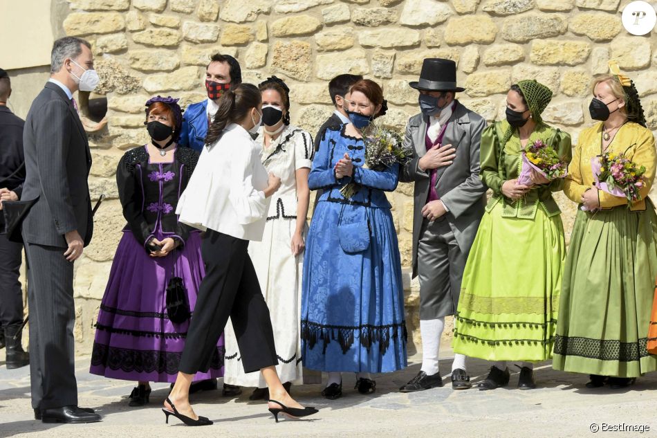 Le roi Felipe VI et la reine Letizia d'Espagne en visite à Fuendetodos, à l'occasion du 275ème anniversaire de la naissance du peintre espagnol Francisco de Goya. Le 29 mars 2021