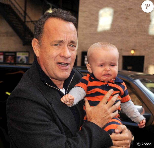 Tom Hanks Tres Doue Pour Faire Pleurer Les Bebes C Est Moche Purepeople Tom Hanks Tres Doue Pour Faire Pleurer Les Bebes C Est Moche Purepeople