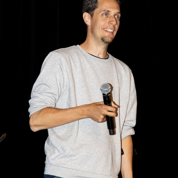 Grand Corps Malade - 2e édition des "Trophées Slam à l'école" au théâtre du Petit Saint-Martin à Paris, le 3 juin 2019. © Pierre Perusseau/Bestimage