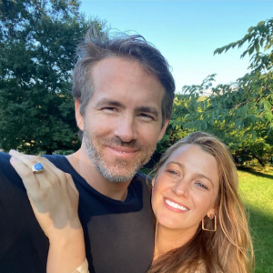 Blake Lively et son mari Ryan Reynolds. Février 2021.