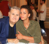 Exclusif - Pierre Ménès et sa femme Mélissa Acosta dînent avec des amies de Melissa à Paris le 27 juin 2020. © Philippe Baldini / Bestimage 