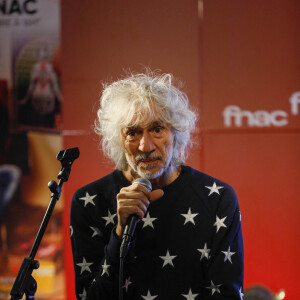 Exclusif - Rencontre avec Louis Bertignac à la Fnac Ternes à Paris, le 17 novembre 2018. © CVS/Bestimage