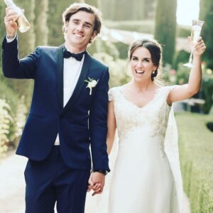 Antoine Griezmann partage une photo de son mariage avec Erika Choeprena sur ses réseaux sociaux le 19 juin 2017.