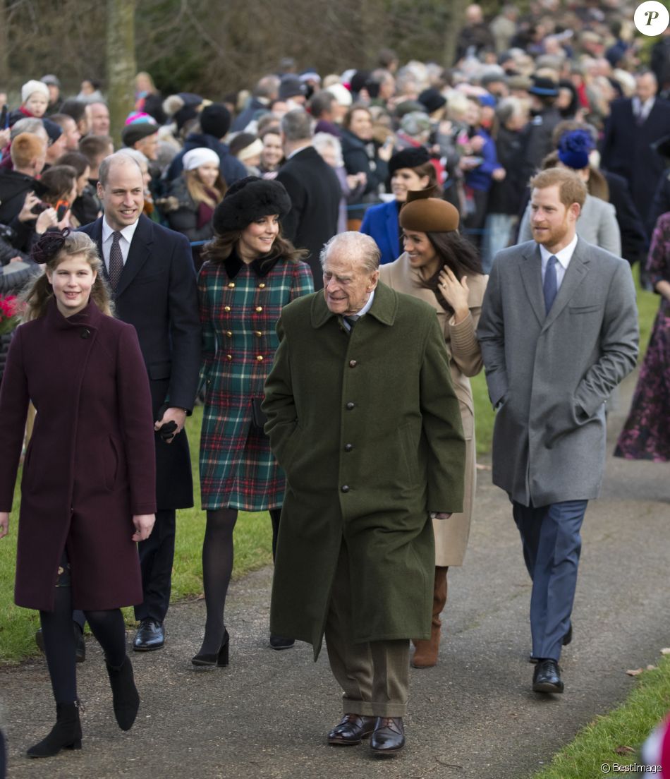 Le prince William, Catherine Kate Middleton la duchesse de Cambridge enceinte, Meghan Markle et son fiancé le prince Harry, le prince Philip, duc d'Edimbourg, Lady Louise Windsor - La famille royale d'Angleterre arrive à la messe de Noël à l'église Sainte-Marie-Madeleine à Sandringham, le 25 décembre 2017.