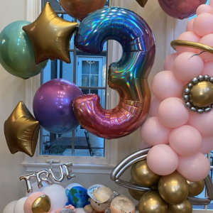 True Thompson, la fille de Khloé Kardashian et Tristan Thompson, a fêté ses 3 ans le 12 avril 2021.