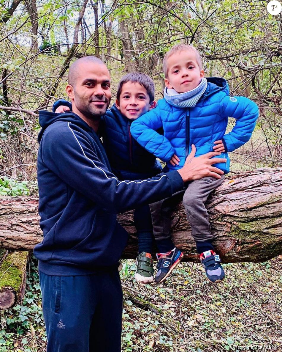 Tony Parker et ses deux fils, Liam et Josh. Octobre 2020.