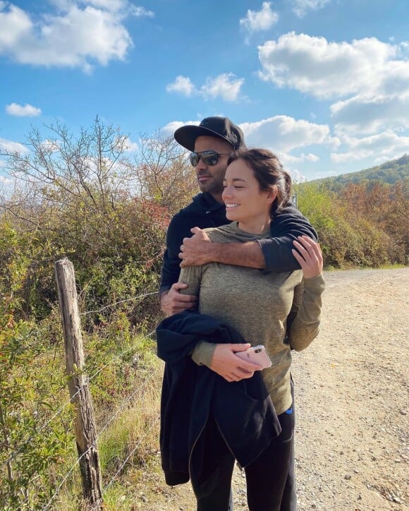 Alizé et Tony Parker posent enlacés sur Instagram, pour leurs retrouvailles.