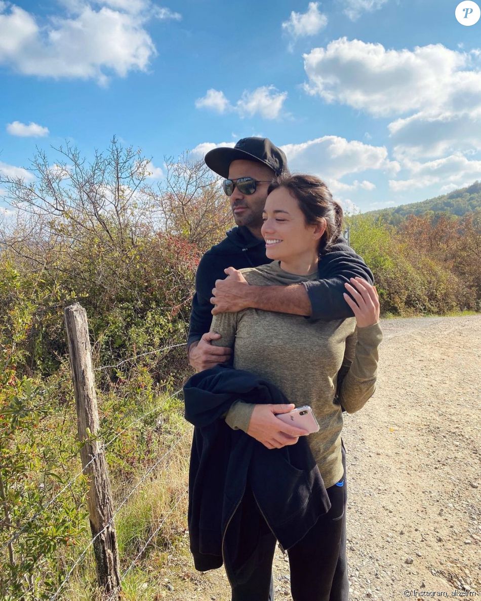 Alizé et Tony Parker posent enlacés sur Instagram, pour leurs retrouvailles.