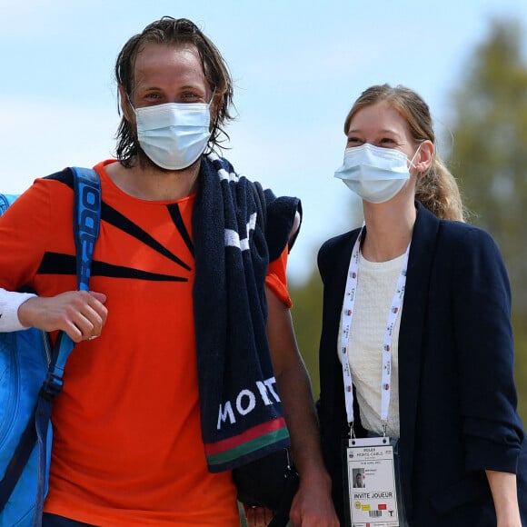 Lucas Pouille et sa femme Clémence lors du tournoi de tennis Rolex Monte Carlo Masters. © Antoine Couvercelle/Panoramic/Bestimage