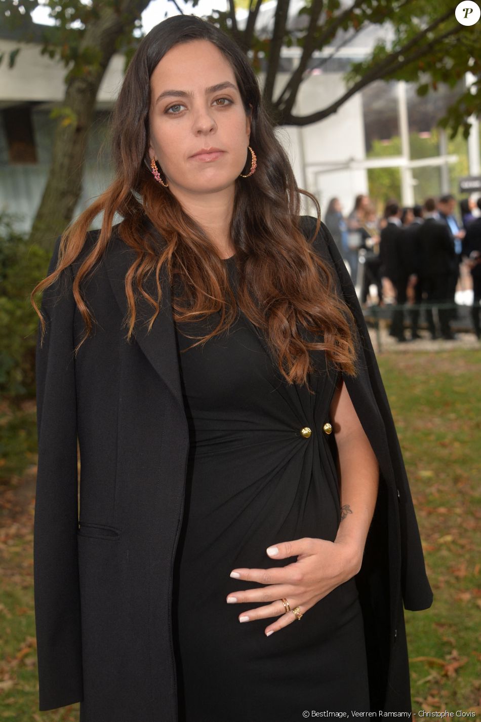 Anouchka Delon enceinte - Arrivées au défilé Elie Saab "Collection Prêt-à-Porter Printemps/Eté 2020" lors de la Fashion Week de Paris (PFW), le 28 septembre 2019. © Veerren Ramsamy - Christophe Clovis / Bestimage