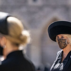 Camilla Parker Bowles, duchesse de Cornouailles, et Catherine (Kate) Middleton, duchesse de Cambridge, - Arrivées aux funérailles du prince Philip, duc d'Edimbourg à la chapelle Saint-Georges du château de Windsor, le 17 avril 2021. 