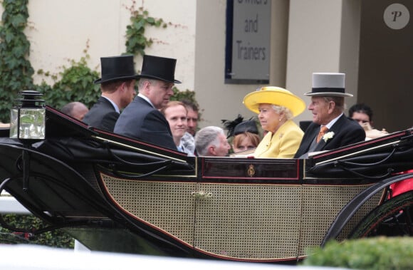 La reine Elisabeth II d'Angleterre, le prince Philip, duc d'Edimbourg, le prince Harry, le prince Andrew, duc d'York - La famille royale d'Angleterre à leur arrivée pour le 1er jour des courses hippiques "Royal Ascot". Le 14 juin 2016
