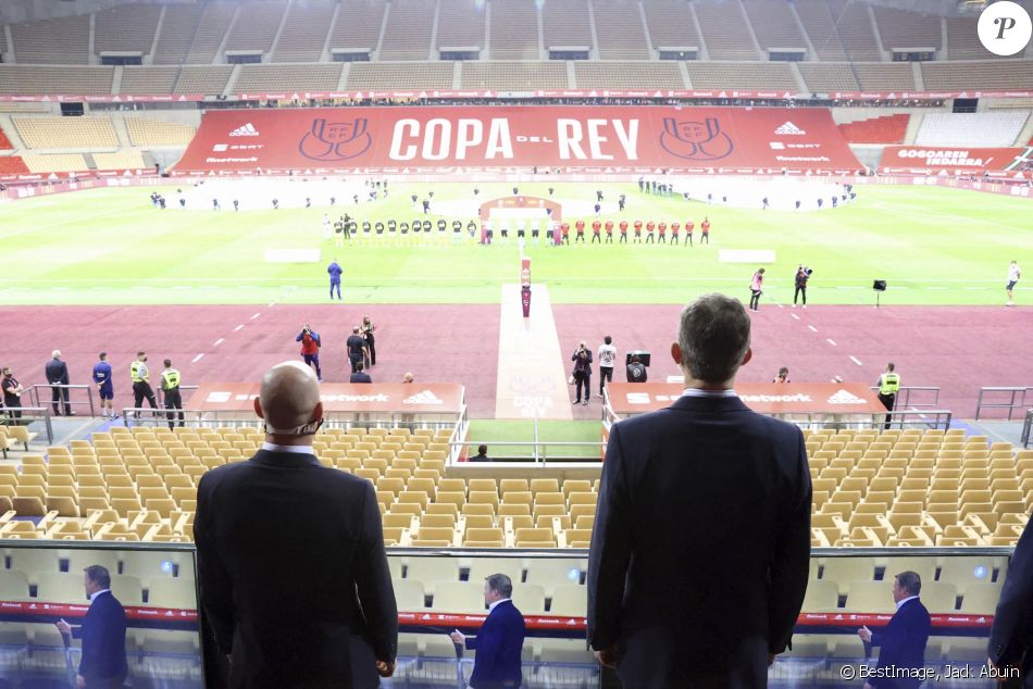 Le roi Felipe VI d'Espagne assiste à la finale de la Coupe du Roi oppossant le FC Barcelone à l'Athletic Bilbao au stade La Cartuja à Séville, Espagne, le 17 avril 2021. © Jack Abuin/Zuma Press/Bestimage