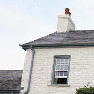 Le prince Charles et son épouse Camilla dans leur cottage de Llwynywermod, au pays de Galles, en 2009.