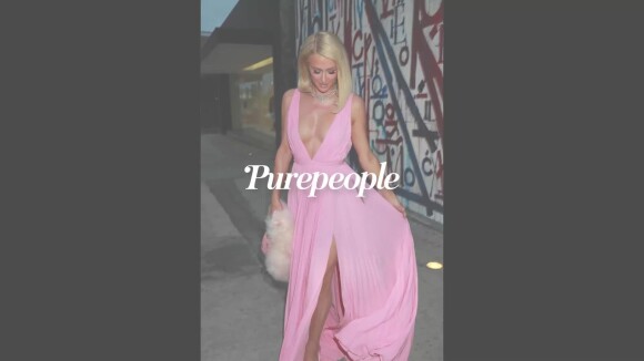 Paris Hilton : Amoureuse et sublime en robe décolletée, avec sa grosse bague aveuglante