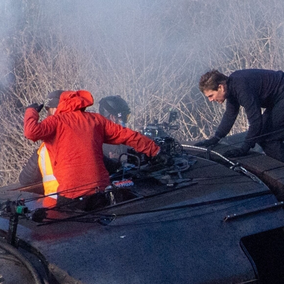 Tom Cruise tourne une scène du film "Mission Impossible 7" dans le comté du Yorkshire, en Angleterre. Le 21 avril 2021.