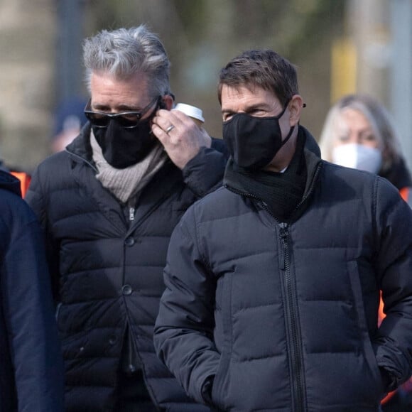 Tom Cruise et Hayley Atwell sur le tournage d'une scène du film "Mission Impossible 7" dans le comté du Yorkshire, en Angleterre. Le 21 avril 2021.