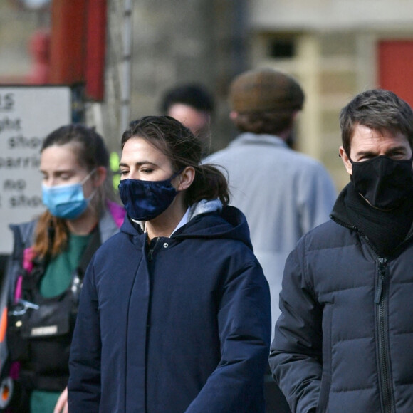Tom Cruise et Hayley Atwell sur le tournage d'une scène du film "Mission Impossible 7" dans le comté du Yorkshire, en Angleterre. Le 21 avril 2021.
