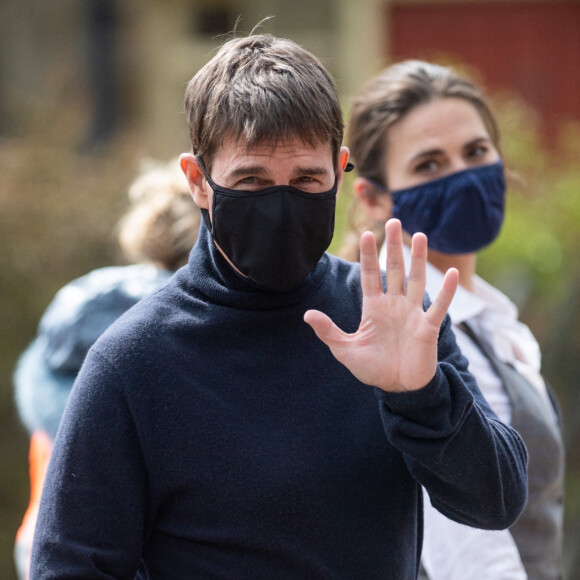 Tom Cruise et Hayley Atwell tournent une scène du film "Mission Impossible 7" dans le comté du Yorkshire, en Angleterre. Le 20 avril 2021.