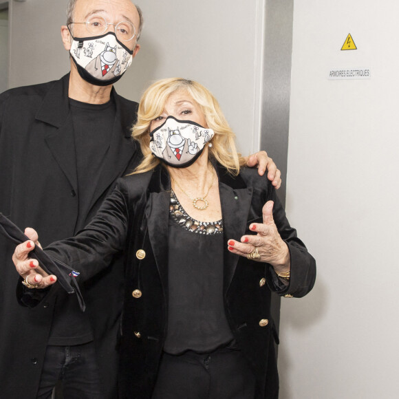 Exclusif - Philippe Geluck et Nicoletta - Backstage de l'enregistrement de l'émission "On est presque en direct". Le 21 novembre 2020. © Jack Tribeca / Bestimage