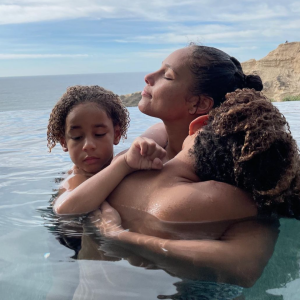 Alicia Keys et ses deux fils, Egypt et Genesis Ali. Avril 2021.