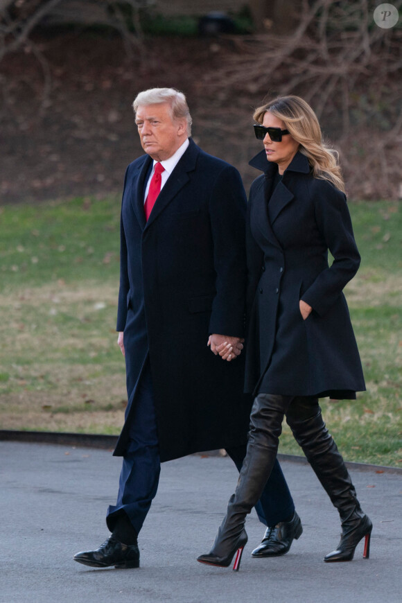L'ex-président Donald Trump et son épouse Melania Trump quittent Washington pour se rendre à Mar-a-Lago à West Palm Beach. Le 23 décembre 2020.