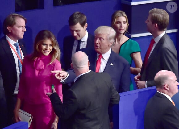Melania Trump et Donald Trump lors d'un débat opposant l'ancien président à l'ex-candidate démocrate Hilary Clinton. Octobre 2016.