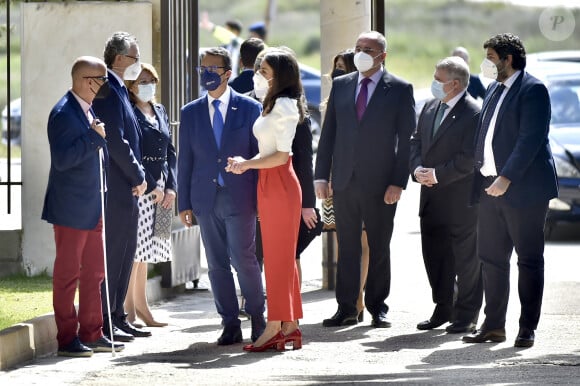 La reine Letizia d'Espagne arrive à la cérémonie d'ouverture du VIe Congrès éducatif sur les maladies rares à Totana, le 30 avril 2021.