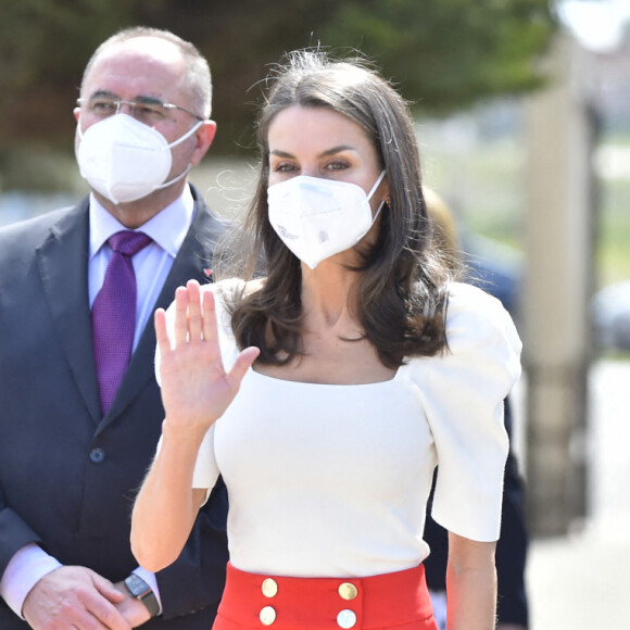 La reine Letizia d'Espagne arrive à la cérémonie d'ouverture du VIe Congrès éducatif sur les maladies rares à Totana.