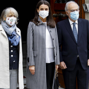 La reine Letizia d'Espagne arrive à la "Real Academia Espanola" pour une réunion "FundeuRAE" à Madrid, Espagne, le 27 avril 2021.
