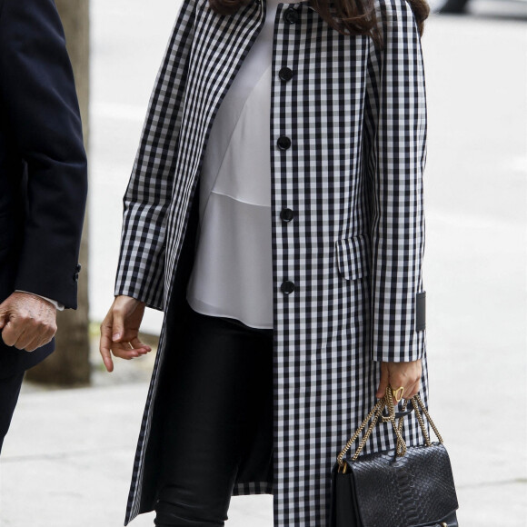 La reine Letizia d'Espagne arrive à la "Real Academia Espanola" pour une réunion "FundeuRAE" à Madrid, Espagne, le 27 avril 2021.