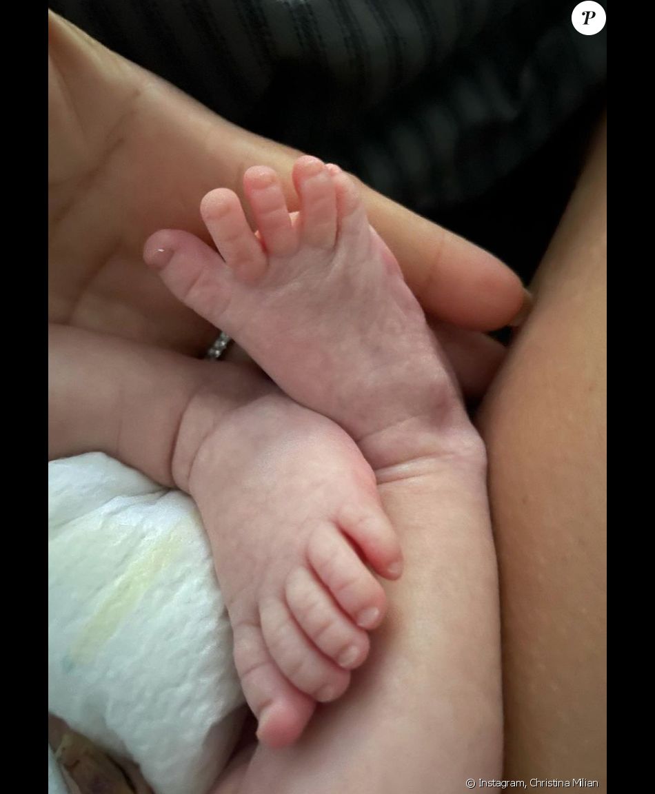 Christina Milian et les pieds de son fils, Kenna. Mai 2021.