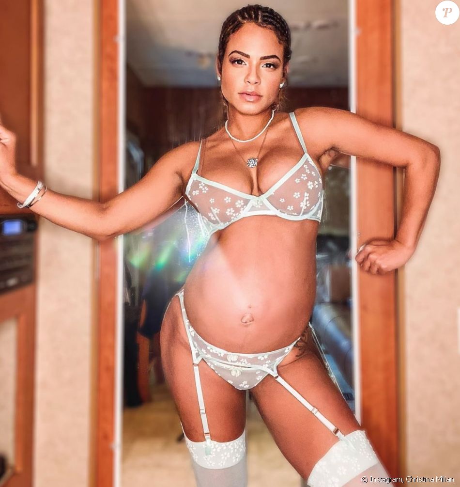 Christina Milian, égérie de la marque Savage X Fenty, embrase les réseaux sociaux avec des photos en lingerie.