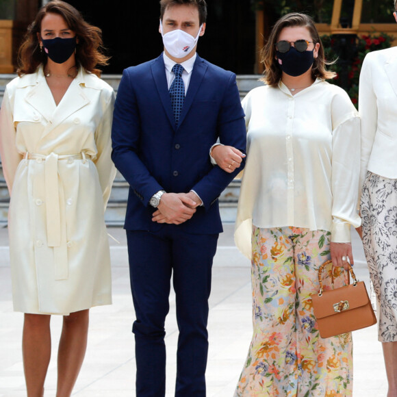 Pauline Ducruet, Louis Ducruet, Camille Gottlieb, La Princesse Charlène, Le Prince Albert, La Princesse Stéphanie De Monaco - Le mardi 2 juin 2020 à Monaco, ce jour, qui restera sans doute dans les annales, marque l'inauguration par le couple princier de la nouvelle architecture de la Place du Casino et la réouverture simultanée de l'emblématique Brasserie du Café de Paris Monte-Carlo, fermée suite à la crise sanitaire liée à l'épidémie de Coronavirus (Covid-19). © Claudia Albuquerque / Bestimage