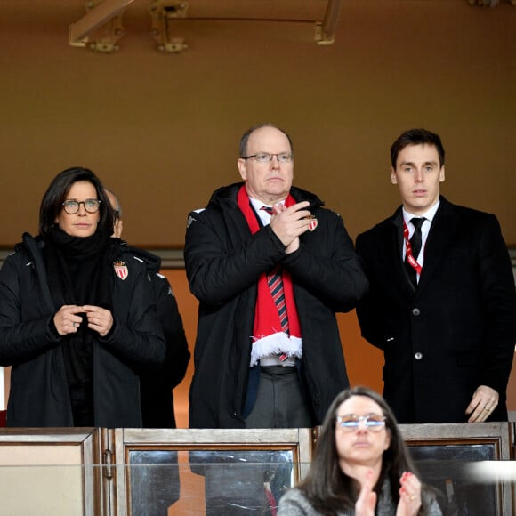 Camille Gottlieb, la princesse Stéphanie de Monaco, le prince Albert II de Monaco et Louis Ducruet dans les tribunes lors du match de Ligue 1 opposant l'AS Monaco au Paris Saint-Germain, au stade Louis-II, à Monaco. Le PSG a gagné 4-1. Match au profit de Fight Aids Monaco. © Bruno Bebert/Bestimage