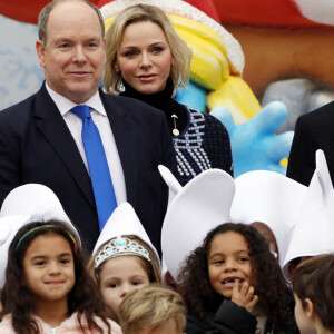 Camille Gottlieb, le prince Albert II de Monaco, la princesse Charlène, Louis Ducruet lors de la remise de cadeaux de Noël aux enfants monégasques au palais à Monaco le 18 décembre 2019. © Claudia Albuquerque / Bestimage