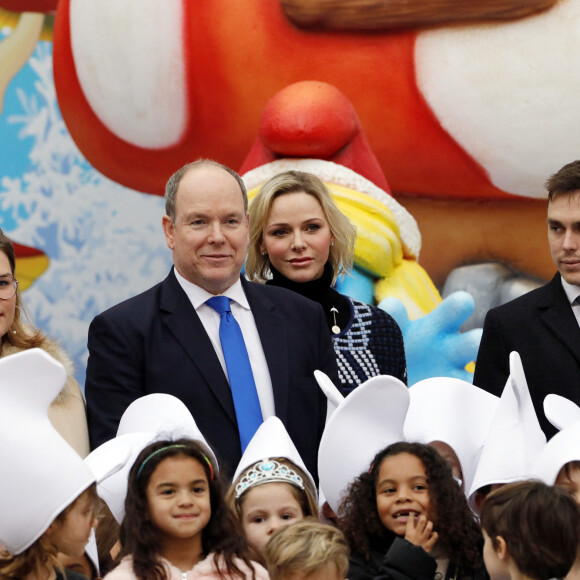 Camille Gottlieb, le prince Albert II de Monaco, la princesse Charlène, Louis Ducruet lors de la remise de cadeaux de Noël aux enfants monégasques au palais à Monaco le 18 décembre 2019. © Claudia Albuquerque / Bestimage