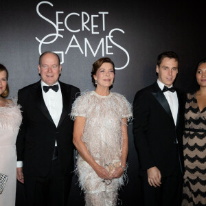 Camille Gottlieb, le prince Albert II de Monaco, la princesse Caroline de Hanovre, Louis Ducruet et sa femme Marie Ducruet - Photocall de la soirée Secret Games 2019 au Casino de Monte-Carlo à Monaco, le 5 octobre 2019. © Olivier Huitel / Pool Monaco / Bestimage