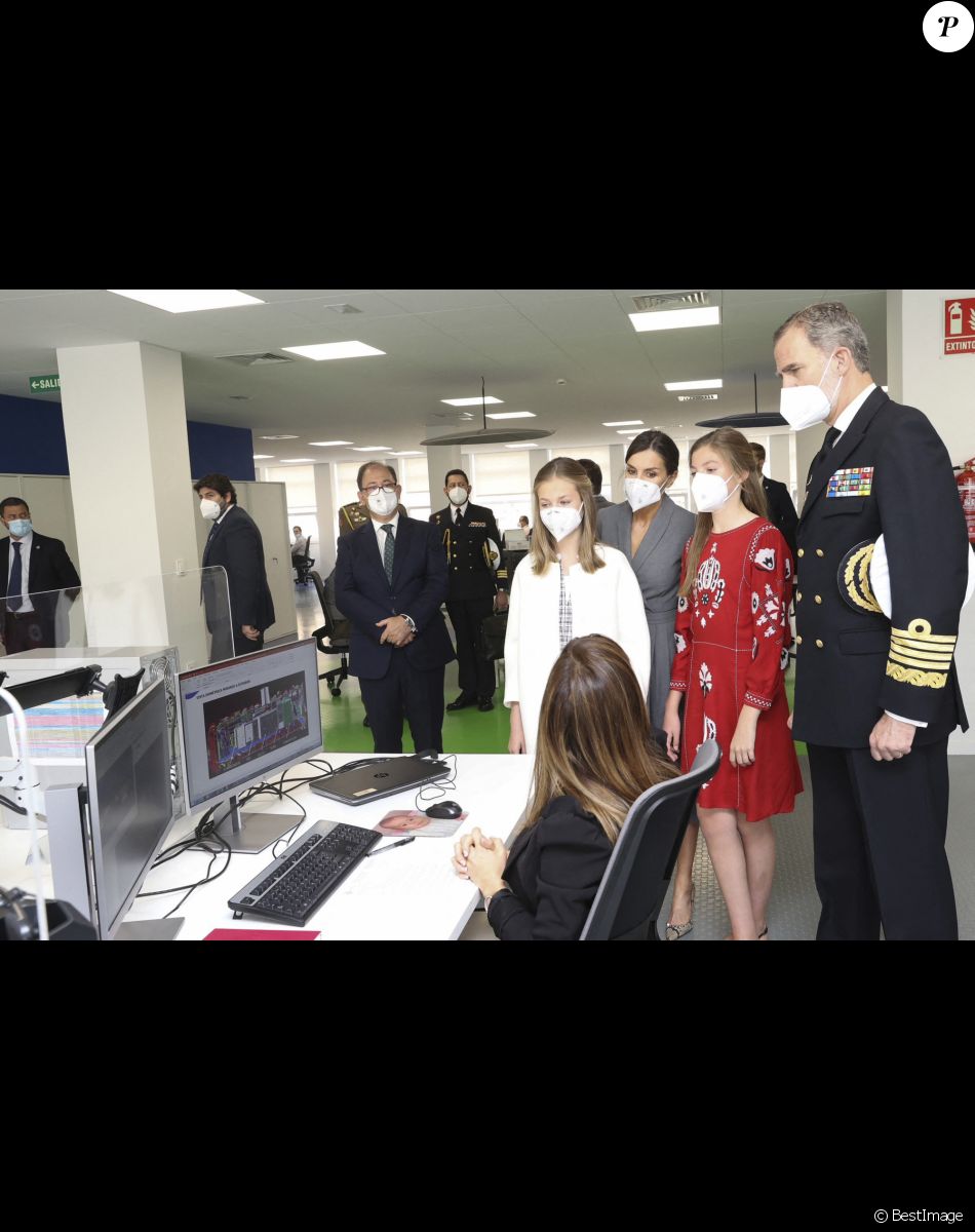 Le roi Felipe VI d'Espagne, la reine Letizia d'Espagne, La princesse Leonor et L'infante Sofia d'Espagne - La famille royale d'Espagne assiste au lancement du sous-marin S-81 'Isaac Peral' à Carthagène, Espagne, le 22 avril 2021.