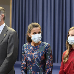 La Princesse Leonor, Le roi Felipe VI et la reine Letizia d'Espagne et l'Infante Sofia d'Espagne - La famille royale d'Espagne rencontre les lauréats lors de la cérémonie "Princess of Asturias Awards" à l'hôtel de La Reconquista à Oviedo, le 16 octobre 2020.